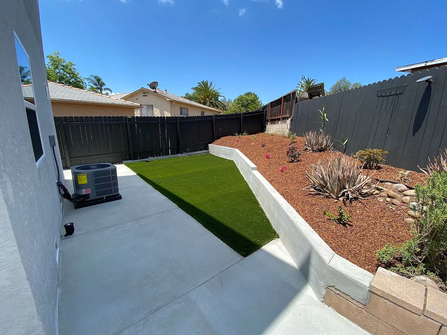 4BD/2BA with Large Upstairs Balcony! — Photo 4