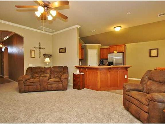 Living room & Kitchen