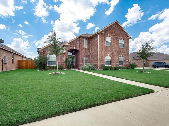 4th image of 708 Roaring Springs Dr