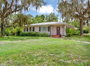 2460 Lakeview Dr, Sebring, FL 33870