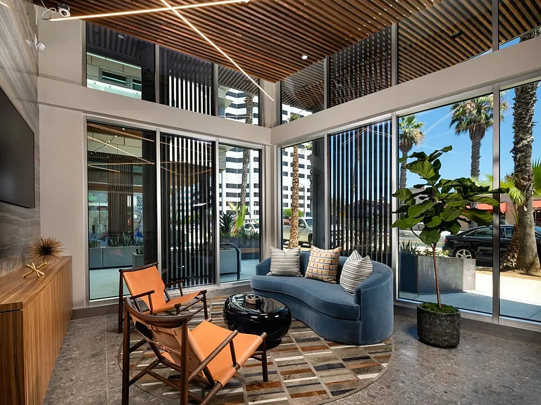 Evani 3223 Wilshire — Photo 13