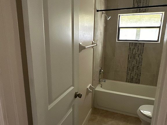 5th image of 272 Cobalt Dr #272/274