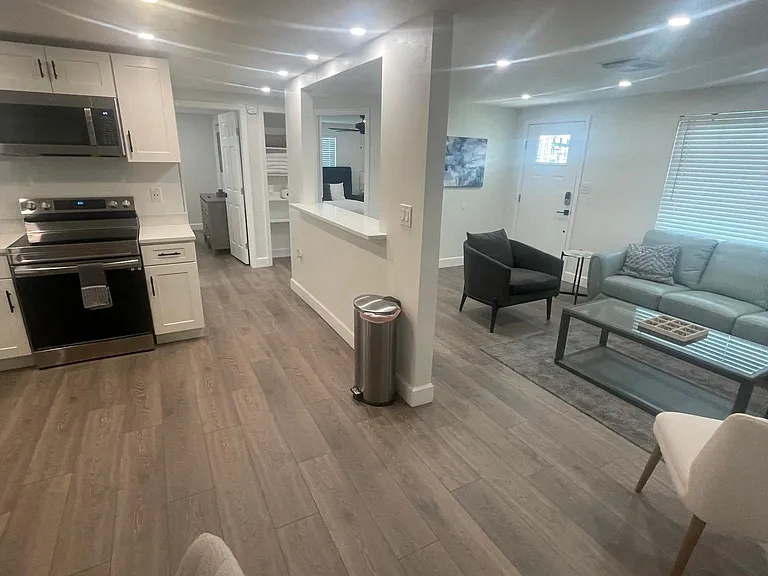 3035 Salisbury Dr — Photo 11