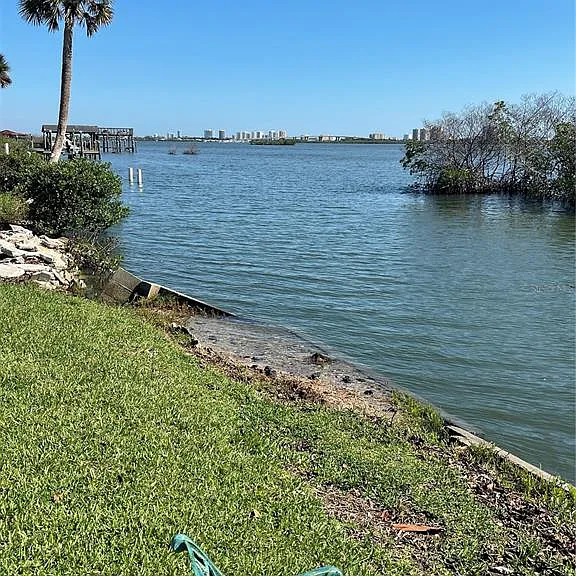 5242 Riverside Dr — Photo 4