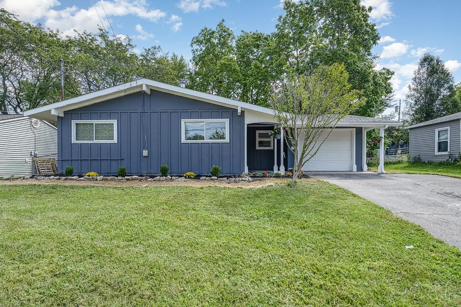 1050 Olympia Dr photo 1