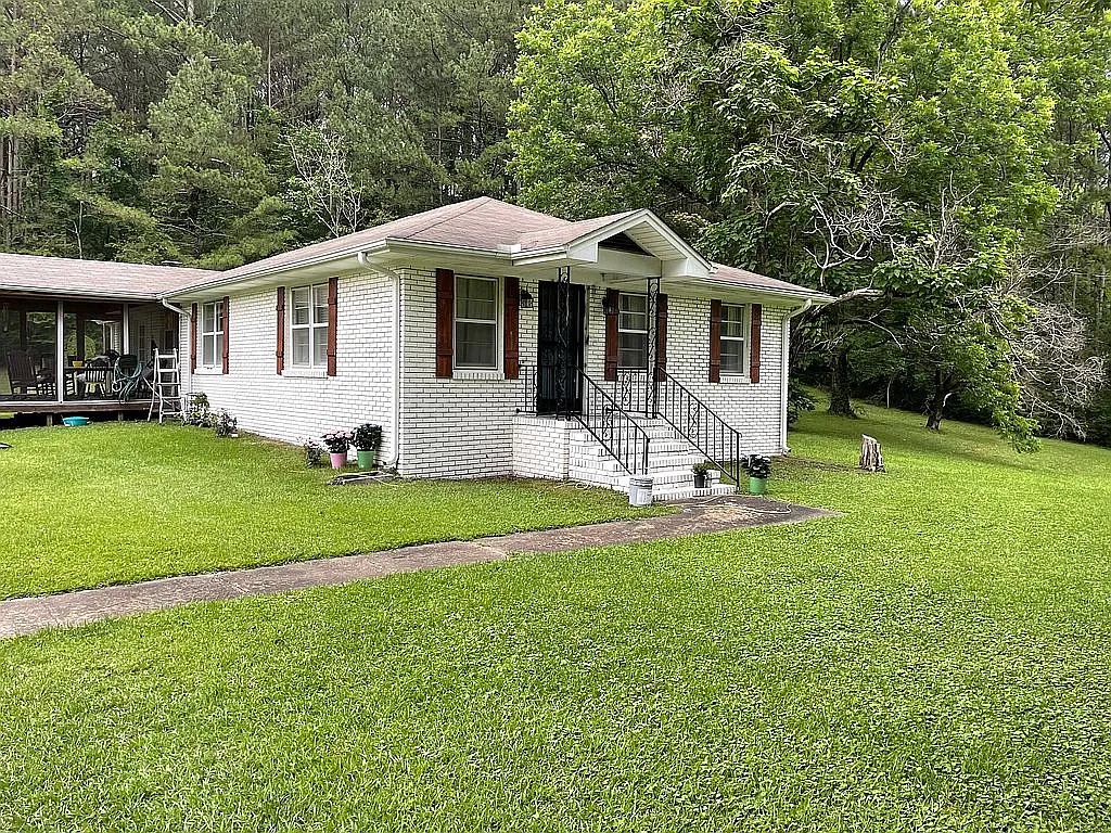 2001 Chenoor Rd — exterior photo