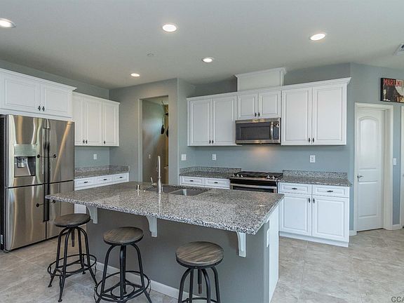 4th image of 3145 Lamar Way #6