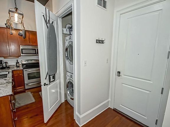5th image of 1201 Canal St #366