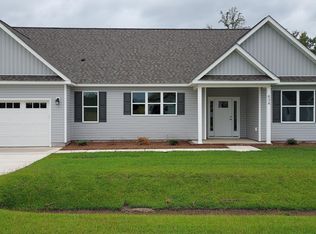 634 Bright Harvest Dr, Maysville, NC 28555