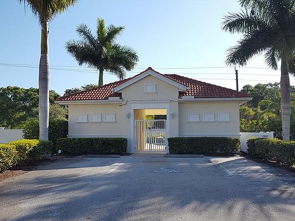3rd image of 10217 Hebblewhite Ct