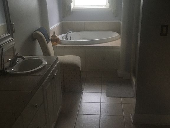 Master bath 