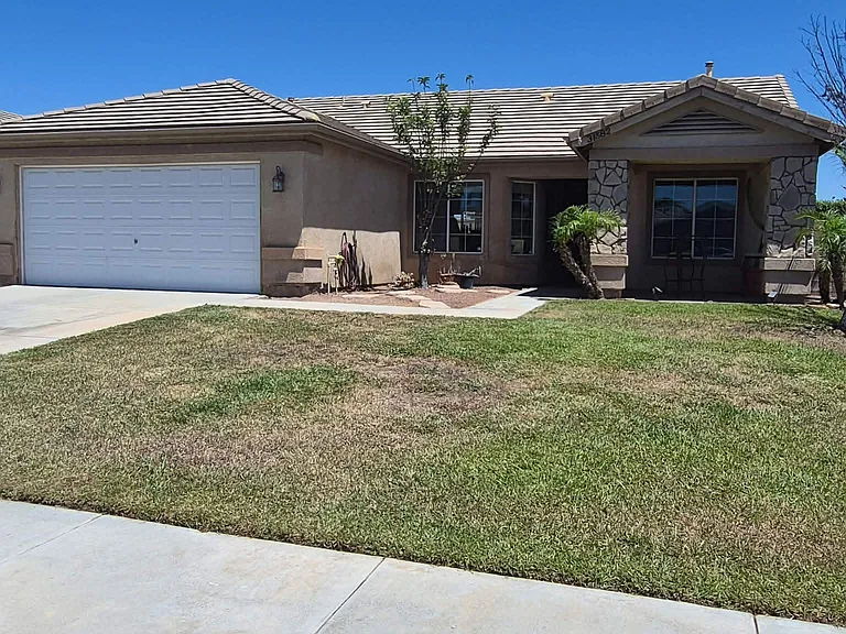 31582 Isle Ct — Photo 1