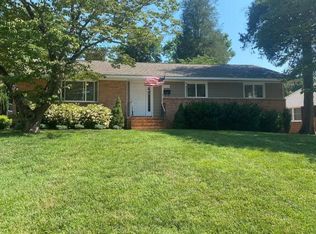 2605 Fairway Dr, Greensboro, NC 27408