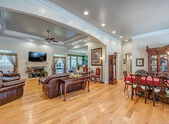 5th image of 8108 Bay View Ln
