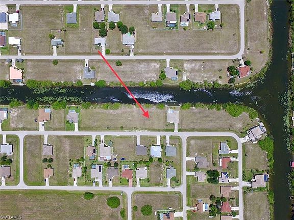 3rd image of 927 NW 9th Pl