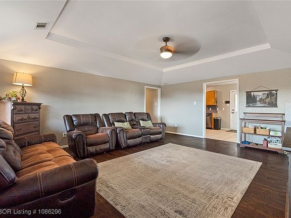 4th image of 10339 Kyle Dr