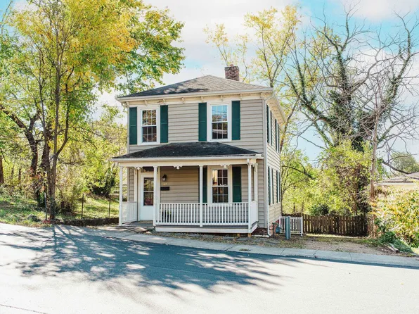 24 Tams St, Staunton, VA 24401