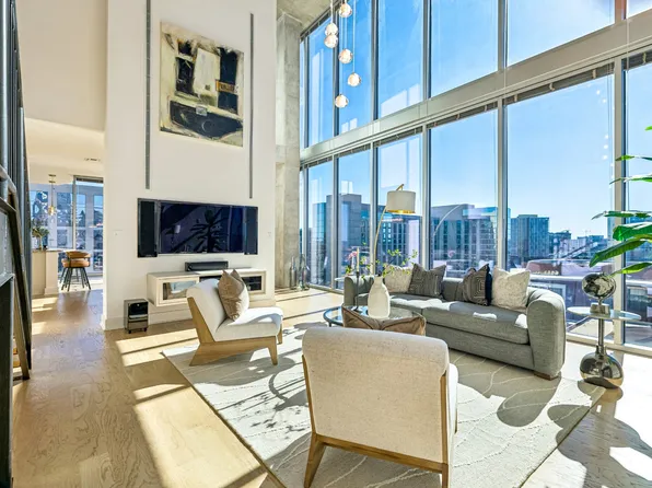 301 Demonbreun St Unit 2016, Nashville, TN 37201