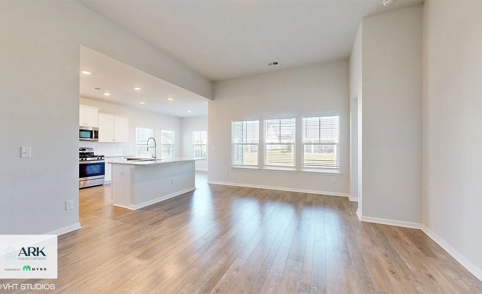 3 bed, 2.0 bath, 1772 sqft, $2,381 — Photo 2