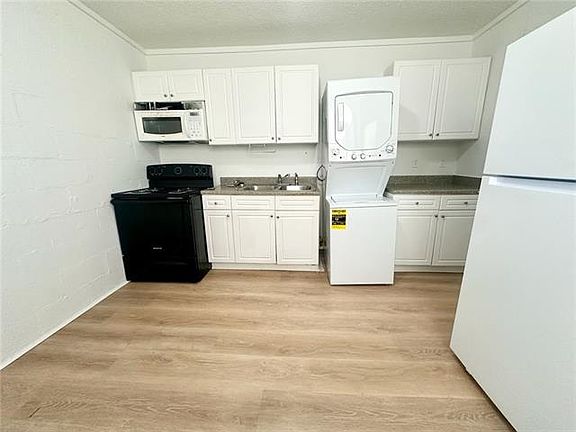 3rd image of 1509 Saint Ann St #A