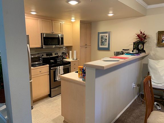 4th image of 25235 SE Klahanie Blvd APT Q104