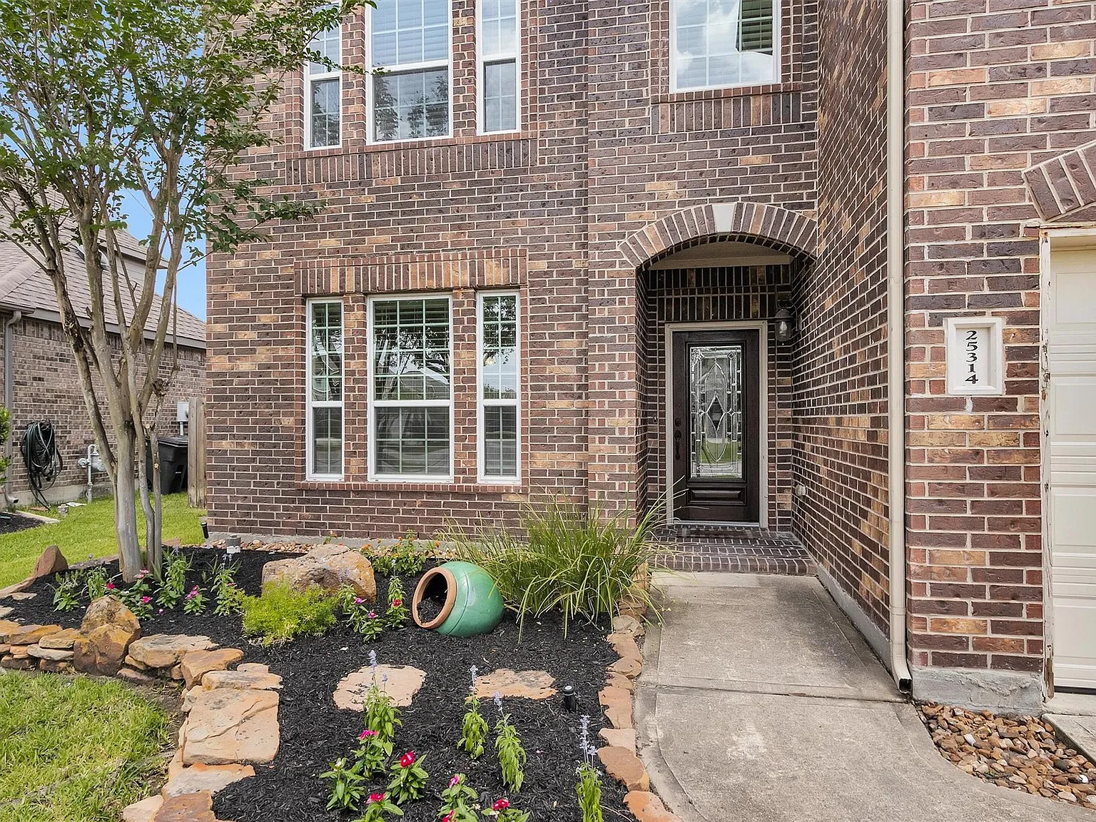 4 bed, 3.5 bath, 3035 sqft, $3,250 — Photo 4