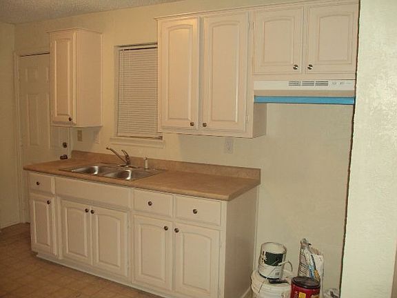 4th image of 1109 N Beverly Dr