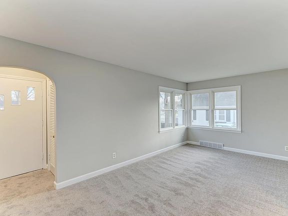 3rd image of 200 S Marguerite St