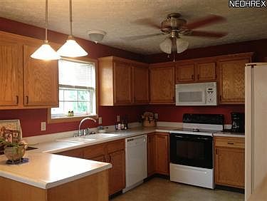 3rd image of 6070 Eastlawn St
