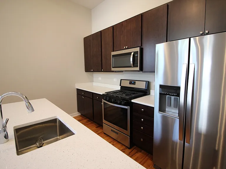 3254 N Ravenswood Ave #1 — Photo 1