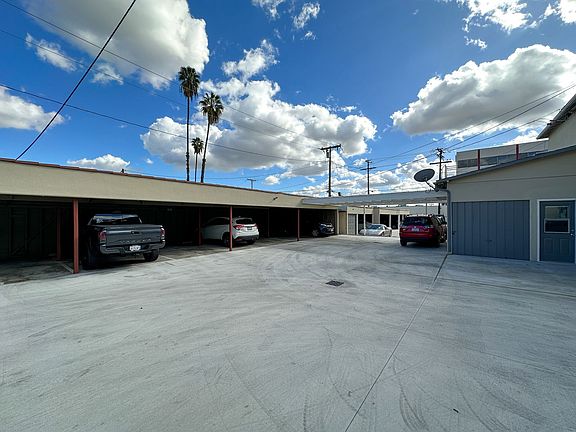 4th image of 12 N Marengo Ave #16D