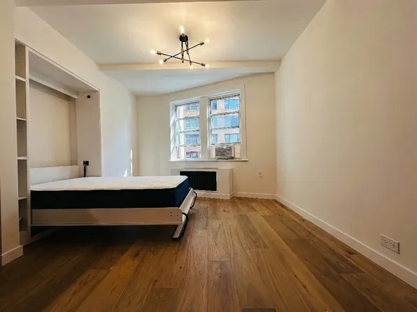 304 East 41st Street image 3 of 7