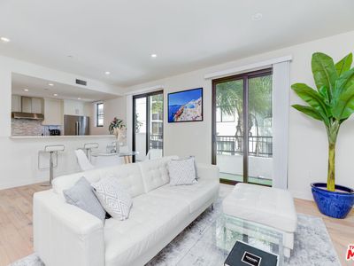 10647 Ashton Ave #304, Los Angeles, CA, 90024