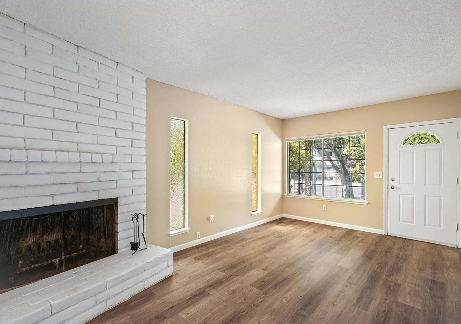 1002 bell st — Photo 4