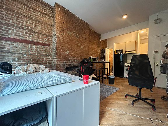 3rd image of 345 E 10th St #5S