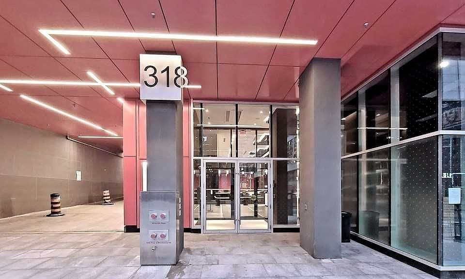 1st image of 318 Richmond St W #4001