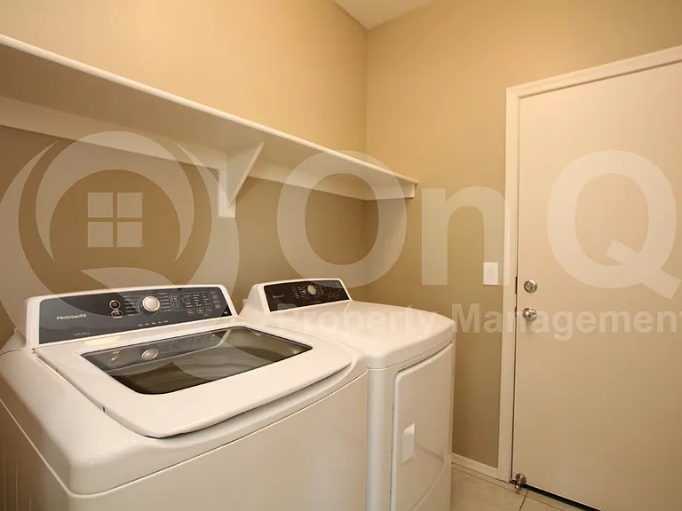 2620 S 116th Dr — Photo 15