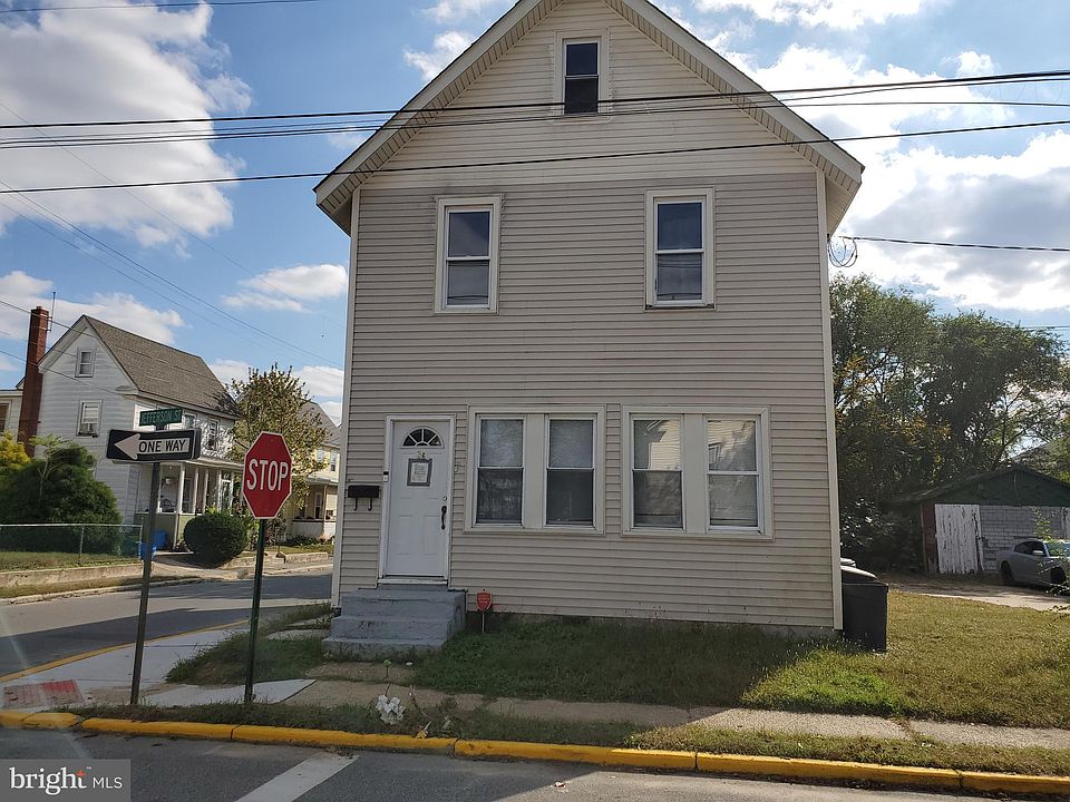 2nd image of 36 E Jefferson St