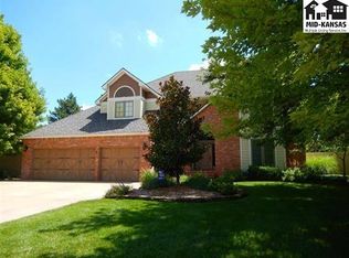 3504 Thunderbird Dr, Hutchinson, KS 67502