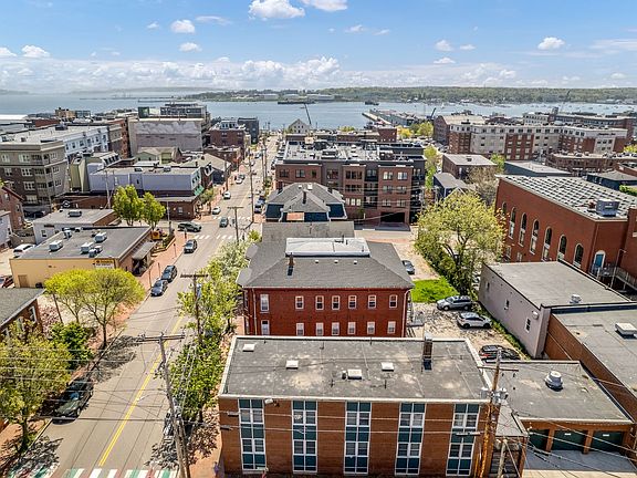 Just a few blocks to the waterfont!