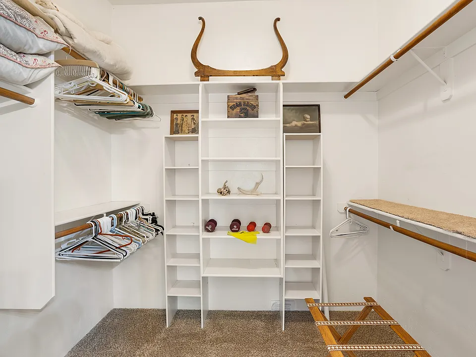 2746 W Calle San Isidro