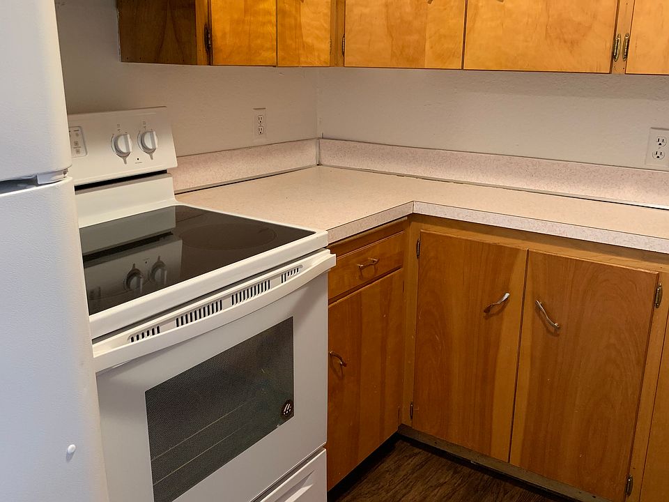 2nd image of 180 Madcap Ln APT 1