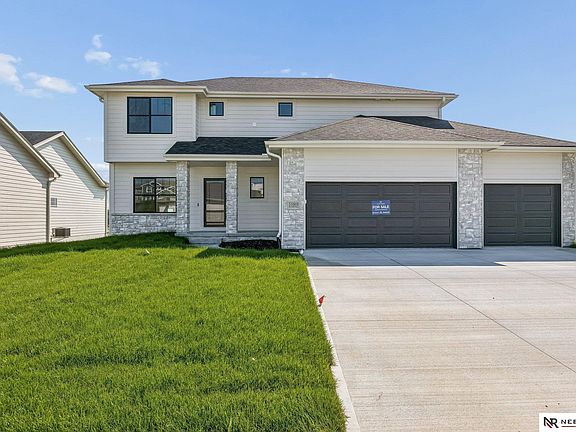 4th image of 11003 N 159th Ave