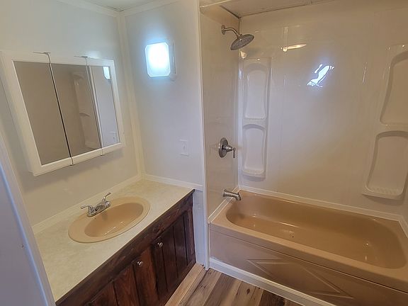 2nd image of 161 Ashlyn Dr Floor 1