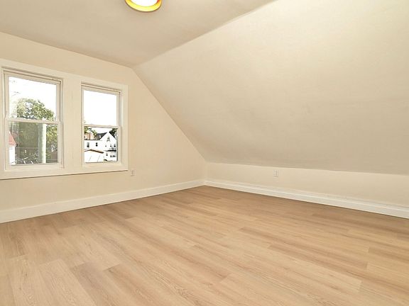 5th image of 470 14th Ave Floor 2