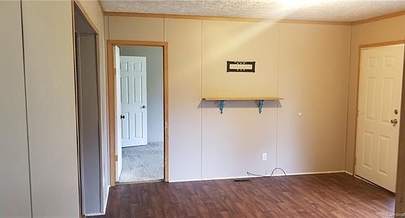 2nd image of 225 Timber Creek Ln