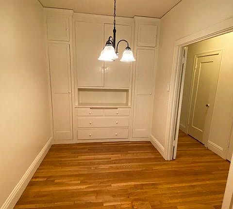 4th image of 1565 Greenwich St