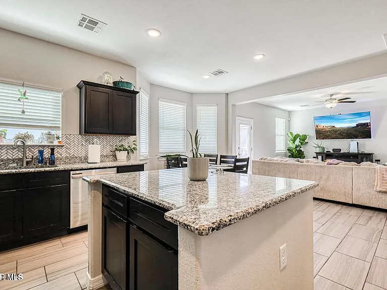 4812 Marisabel Azcarate St — Photo 14