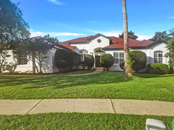 1191 Grand Pointe Dr, Gulf Breeze, FL 32563