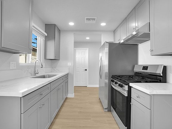4th image of 892 W Mines Ave #J